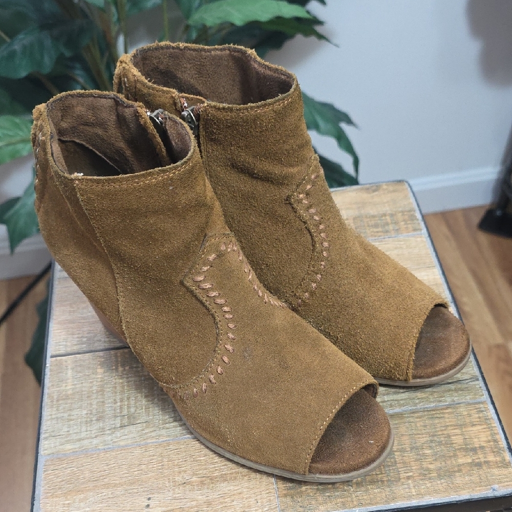 Minnetonka Brown Suede Leather Zip Block Heel Perp Toe Bootie Women 8